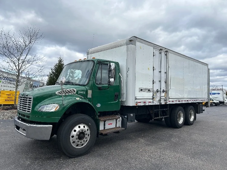 2019 Freightliner M2 106 - image 3