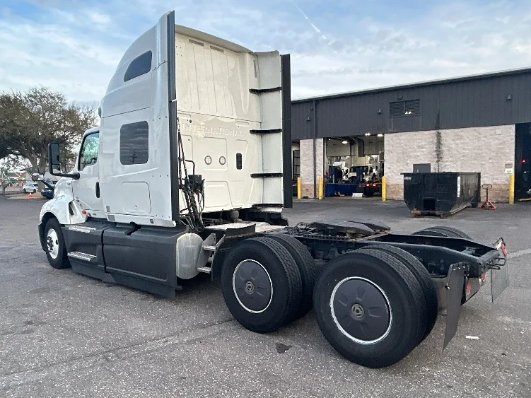 2023 International LT - image 5