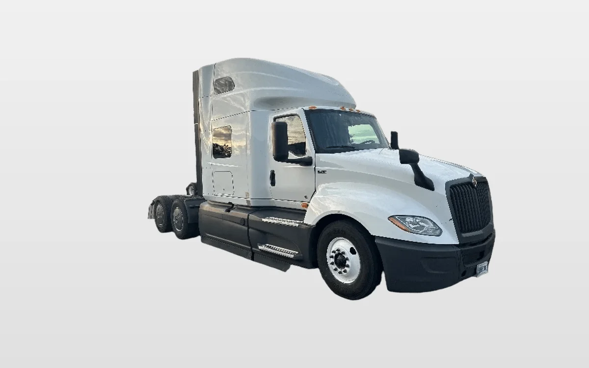 2023 International LT - image 1