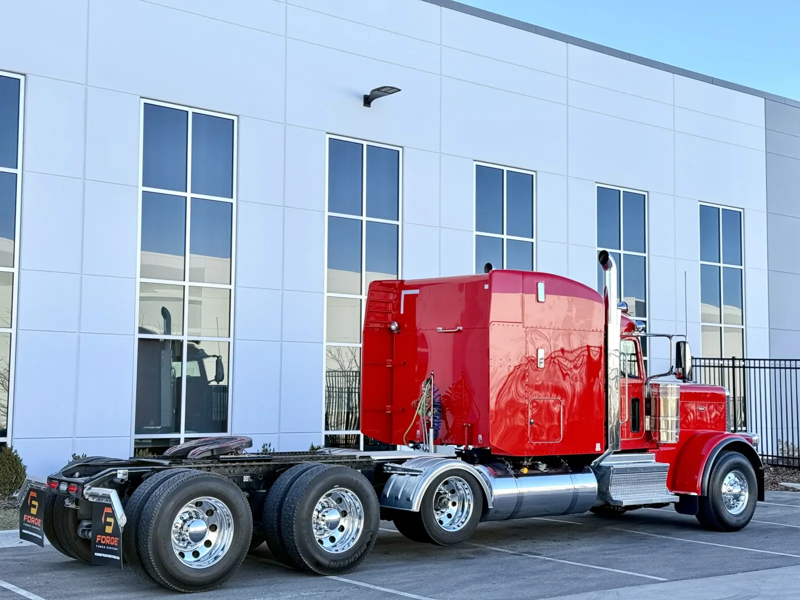 2024 Peterbilt 389 in New Lenox, IL — photo 5