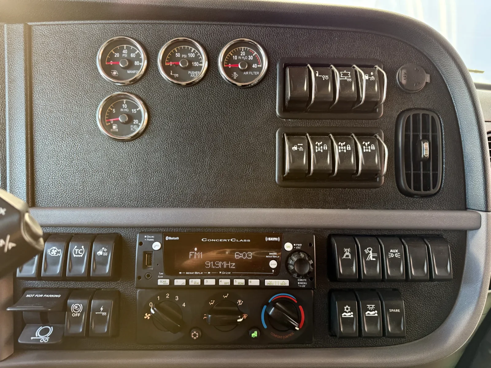 2024 Peterbilt 389 in New Lenox, IL — photo 18