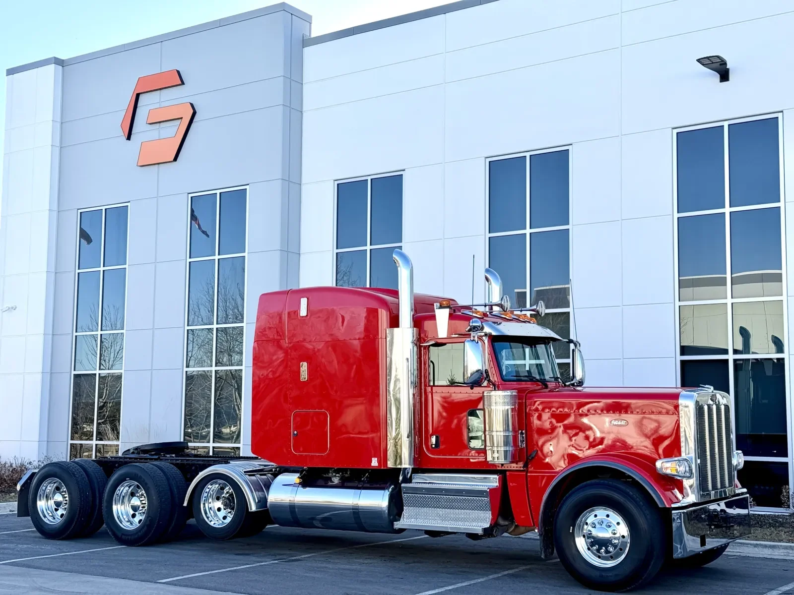 2024 Peterbilt 389 - image 2