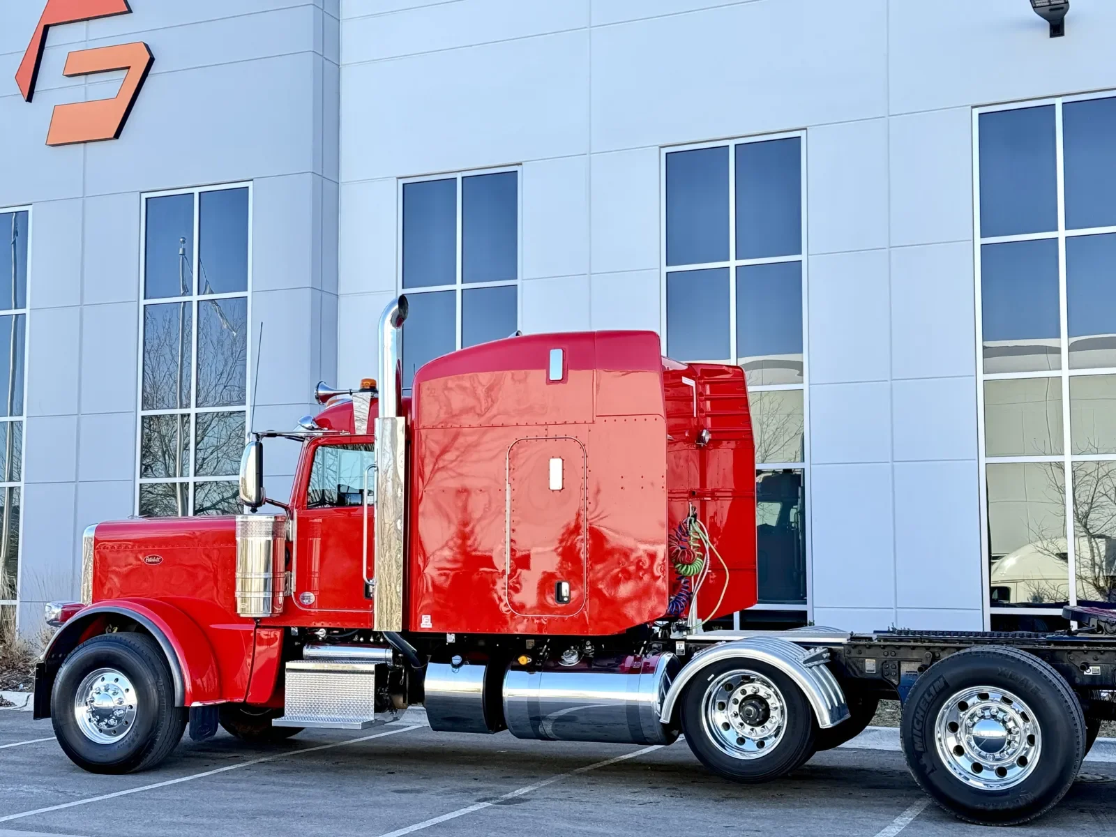 2024 Peterbilt 389 in New Lenox, IL — photo 8