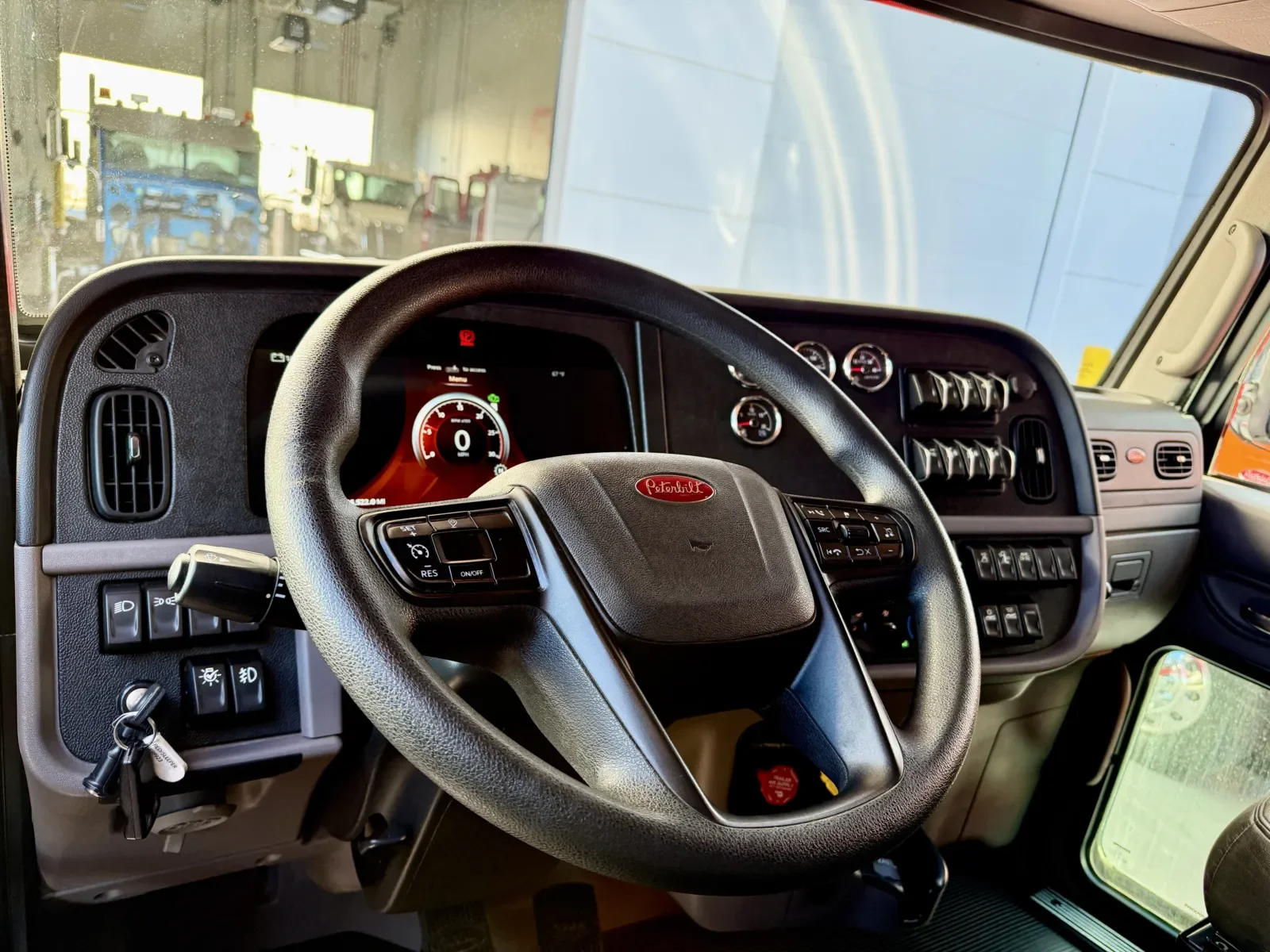 2024 Peterbilt 389 in New Lenox, IL — photo 15