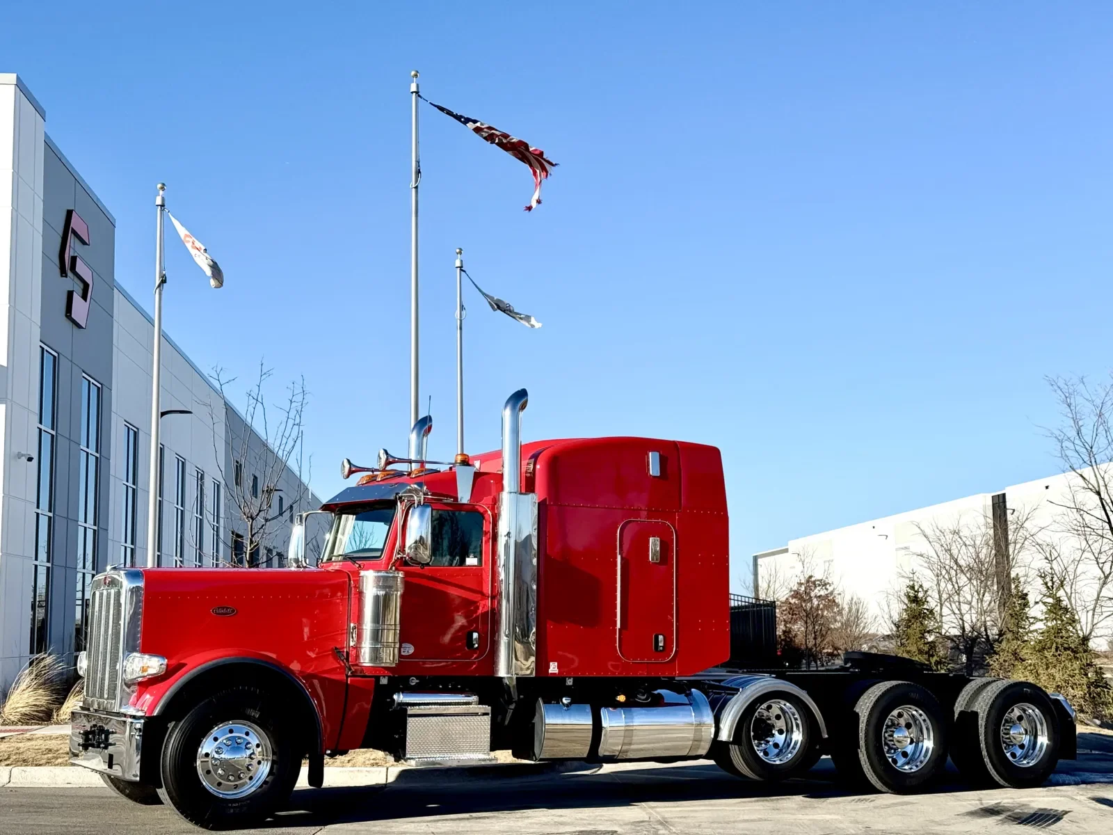 2024 Peterbilt 389 in New Lenox, IL