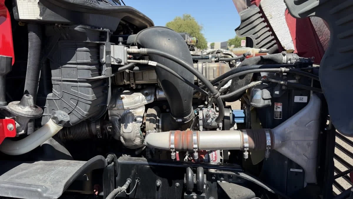 2020 Freightliner Cascadia in Phoenix, AZ — photo 14