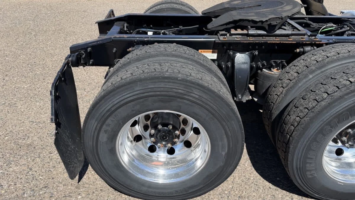 2020 Freightliner Cascadia in Phoenix, AZ — photo 10