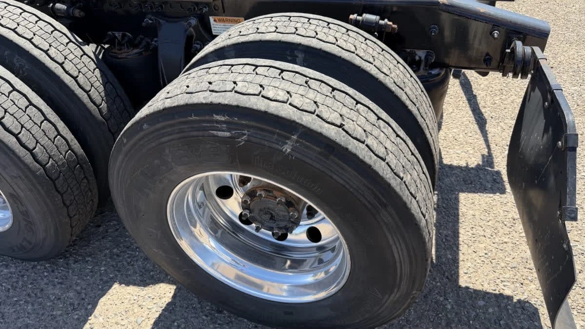 2020 Freightliner Cascadia in Phoenix, AZ — photo 17