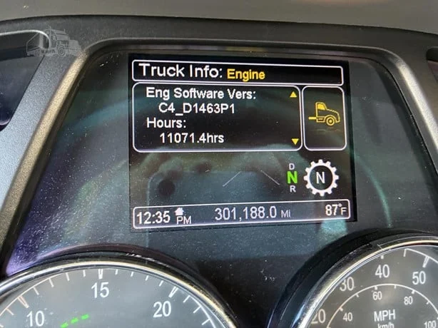 2019 Peterbilt 579 in Casper, WY — photo 19