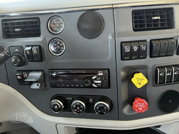 2019 Peterbilt 579 in Casper, WY — photo 22