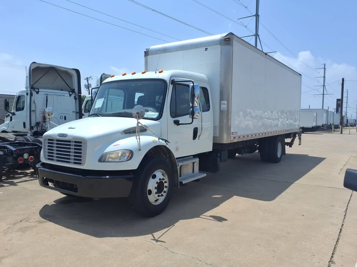 2018 Freightliner M2 106 in Dallas, TX