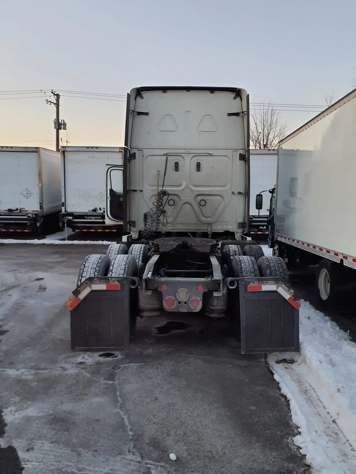 2021 Freightliner Cascadia - image 5