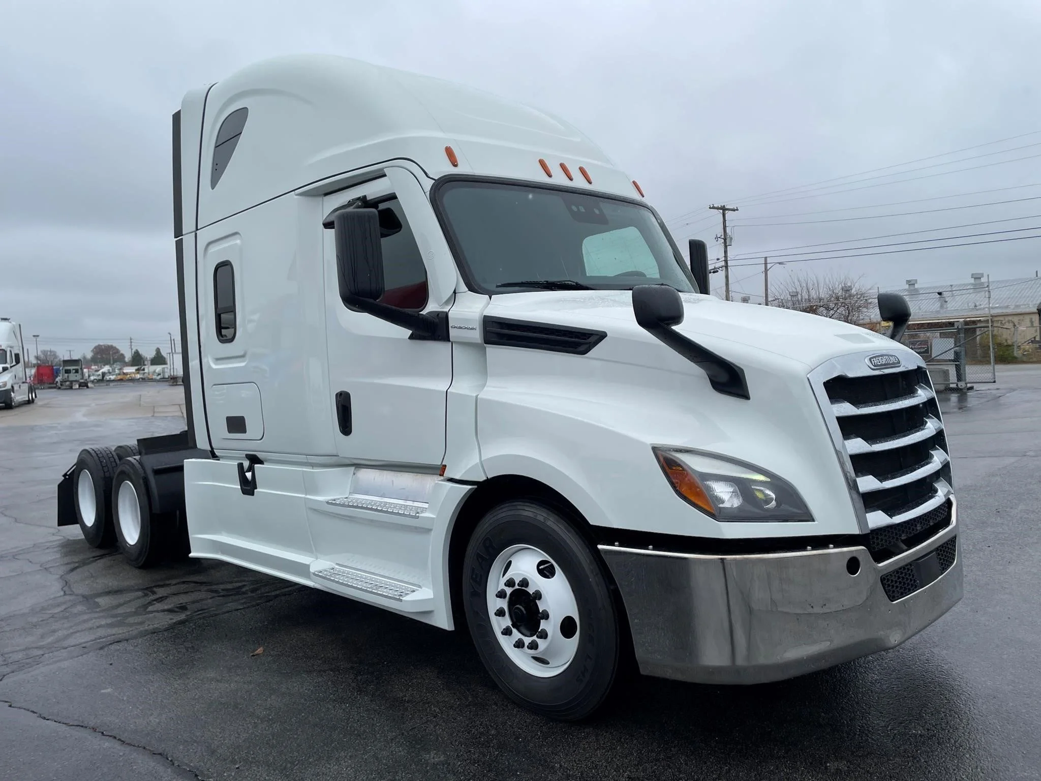 2023 Freightliner Cascadia in Louisville, KY — photo 3