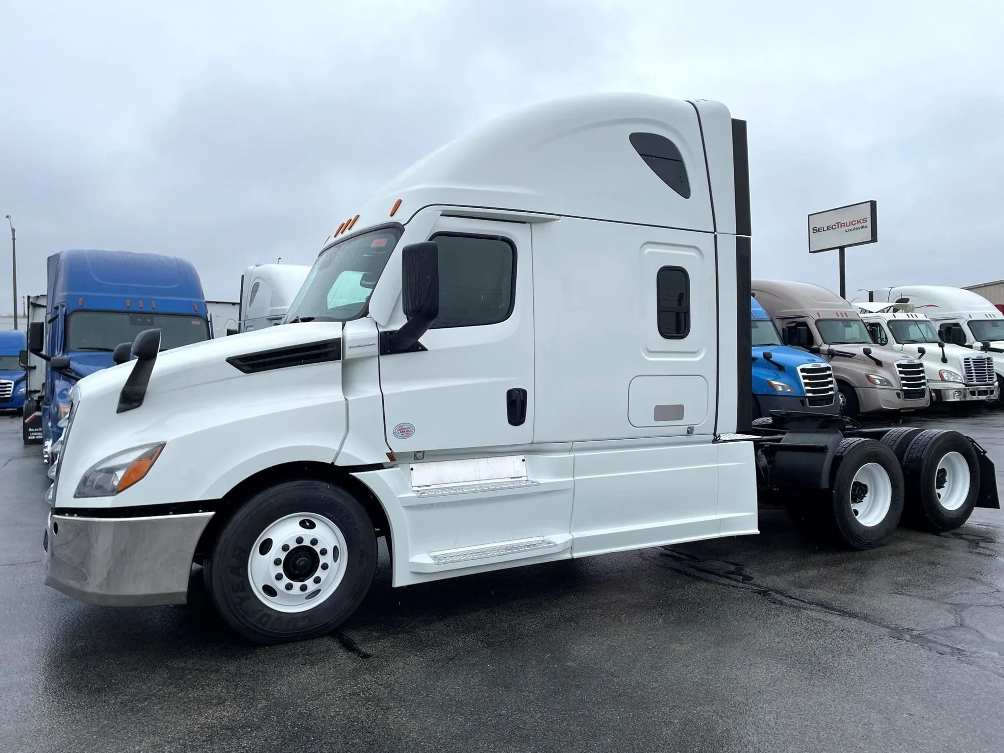 2023 Freightliner Cascadia in Louisville, KY