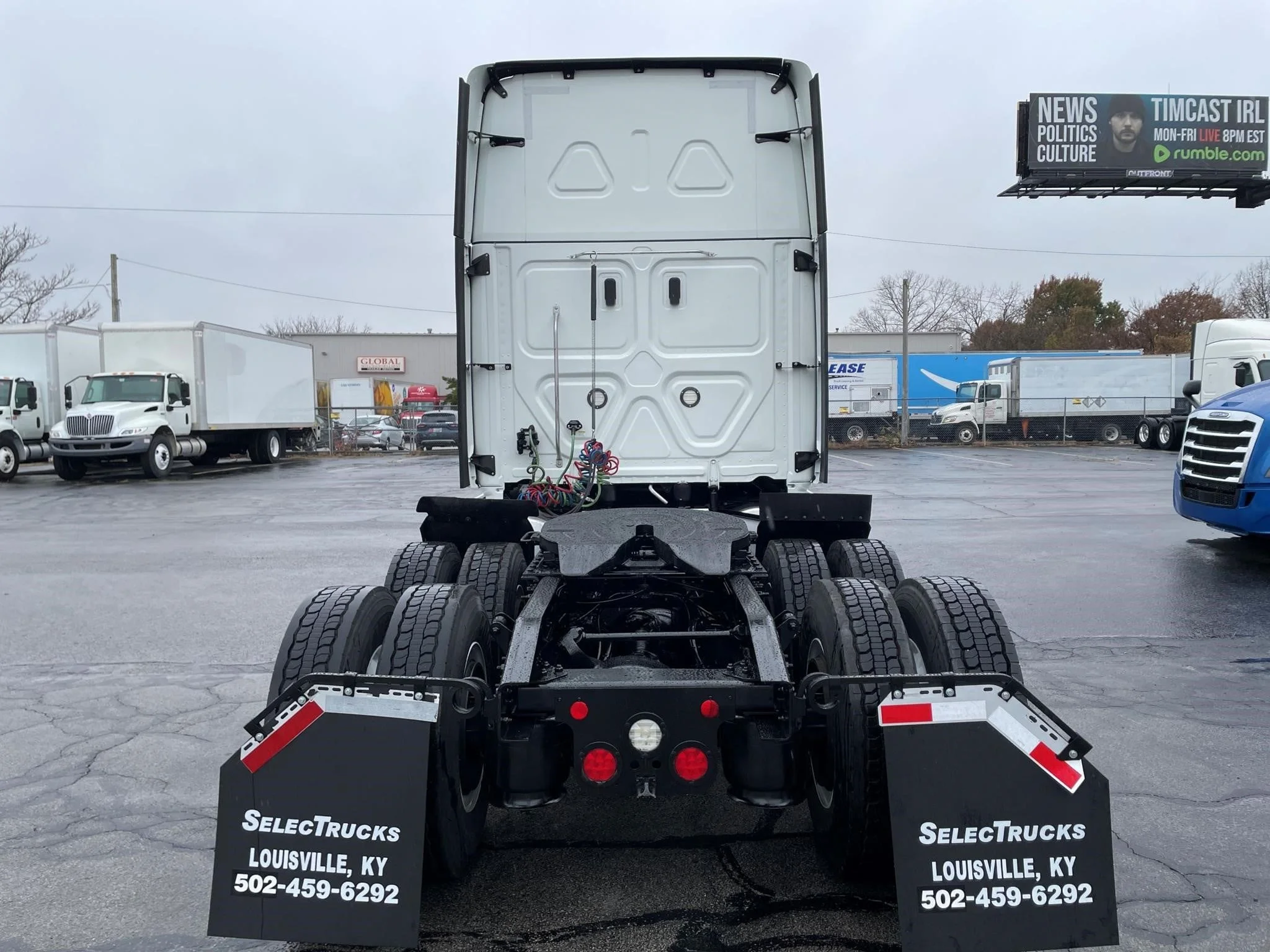 2023 Freightliner Cascadia in Louisville, KY — photo 4