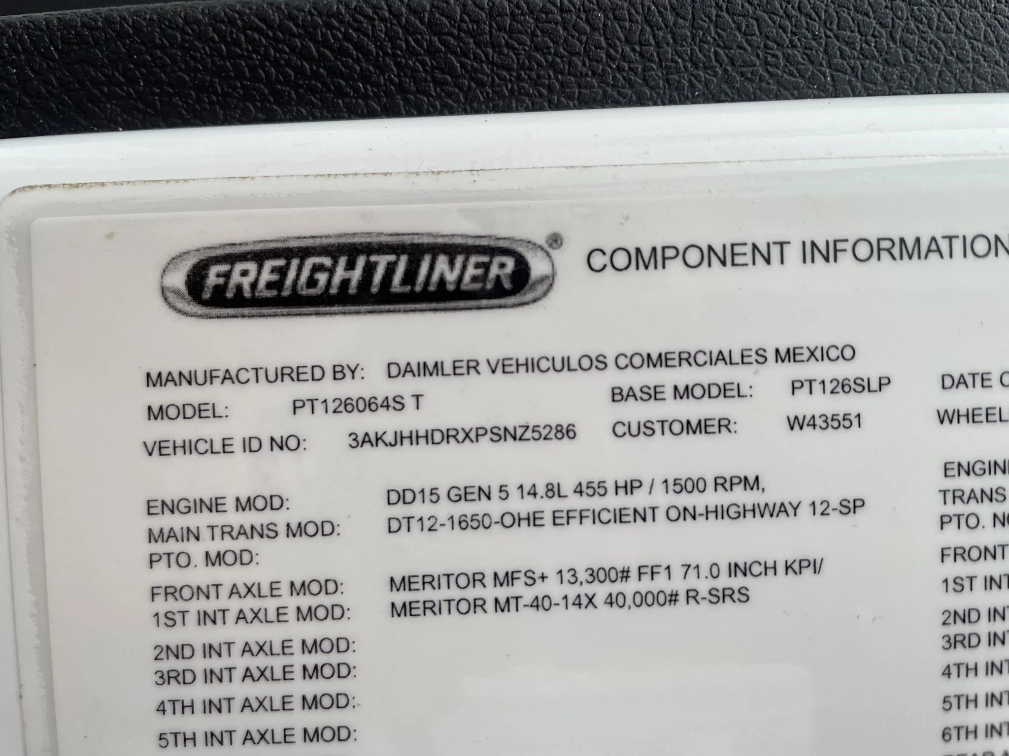 2023 Freightliner Cascadia in Louisville, KY — photo 10