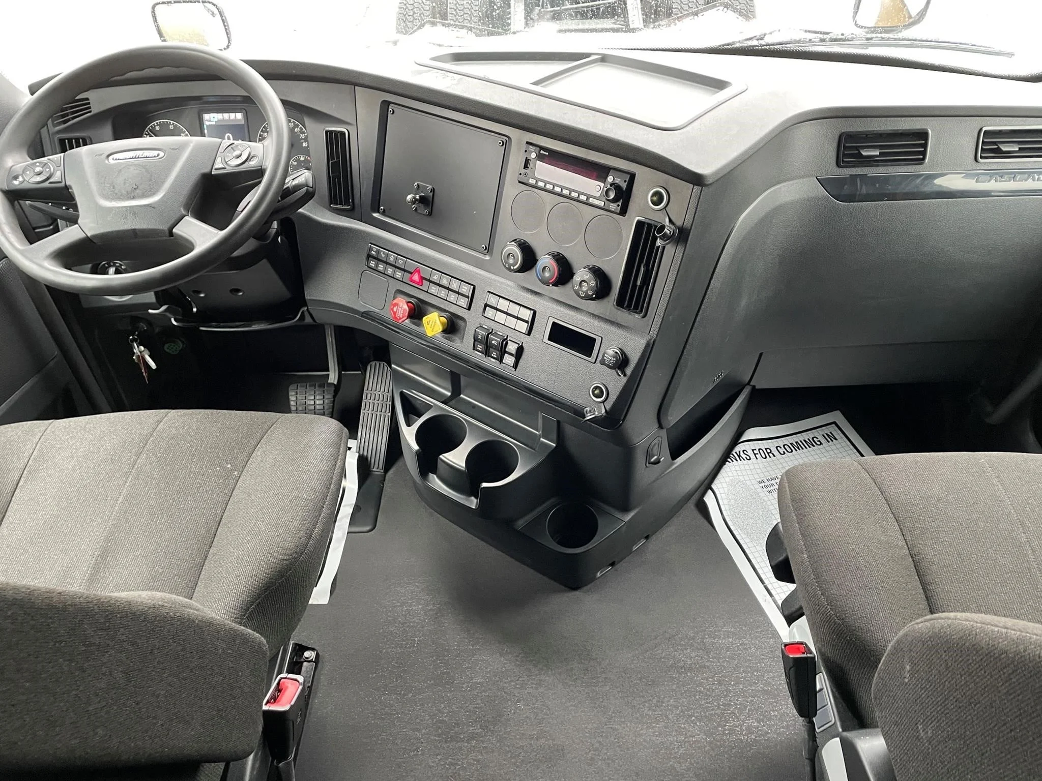 2023 Freightliner Cascadia in Louisville, KY — photo 6