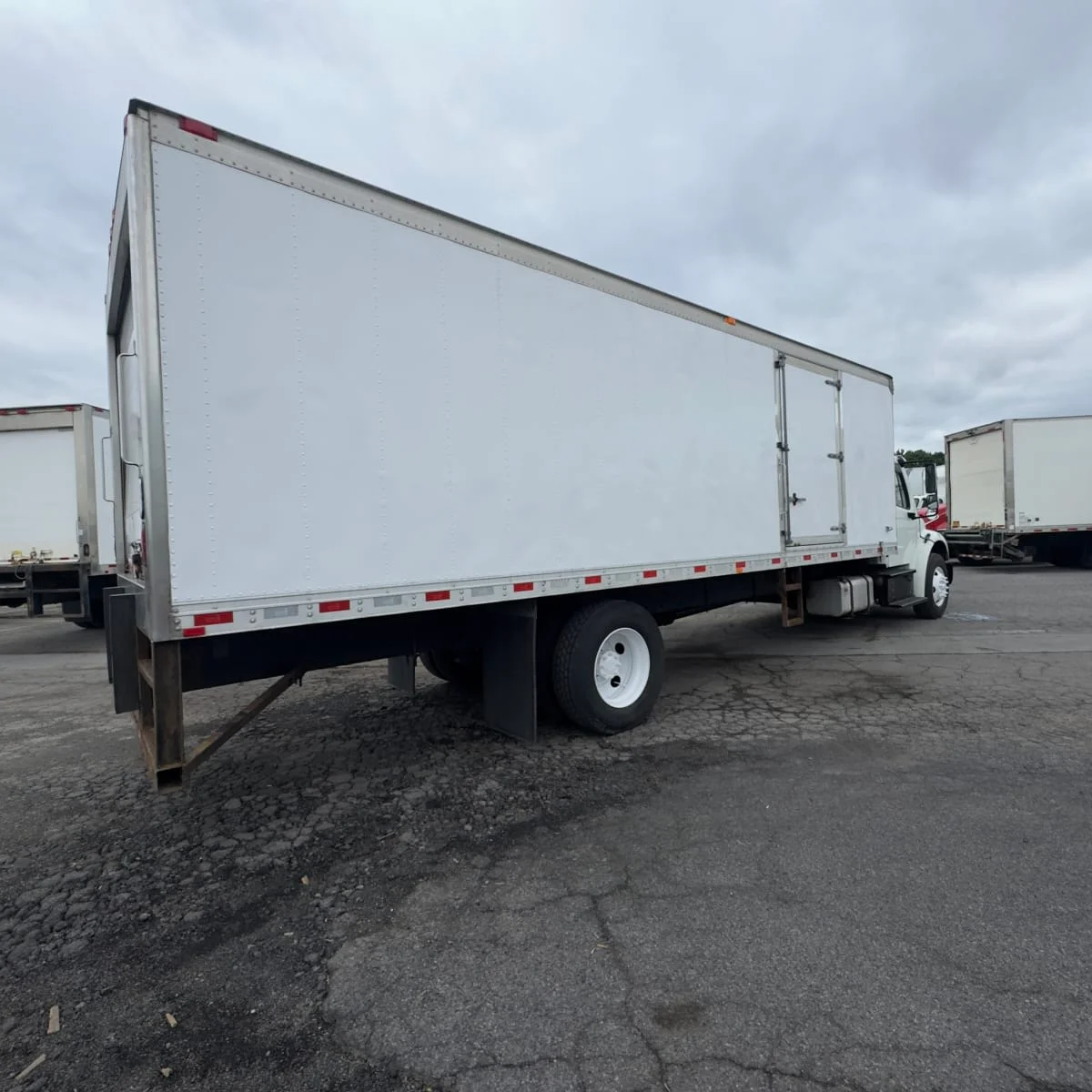 2020 Freightliner M2 106 - image 4