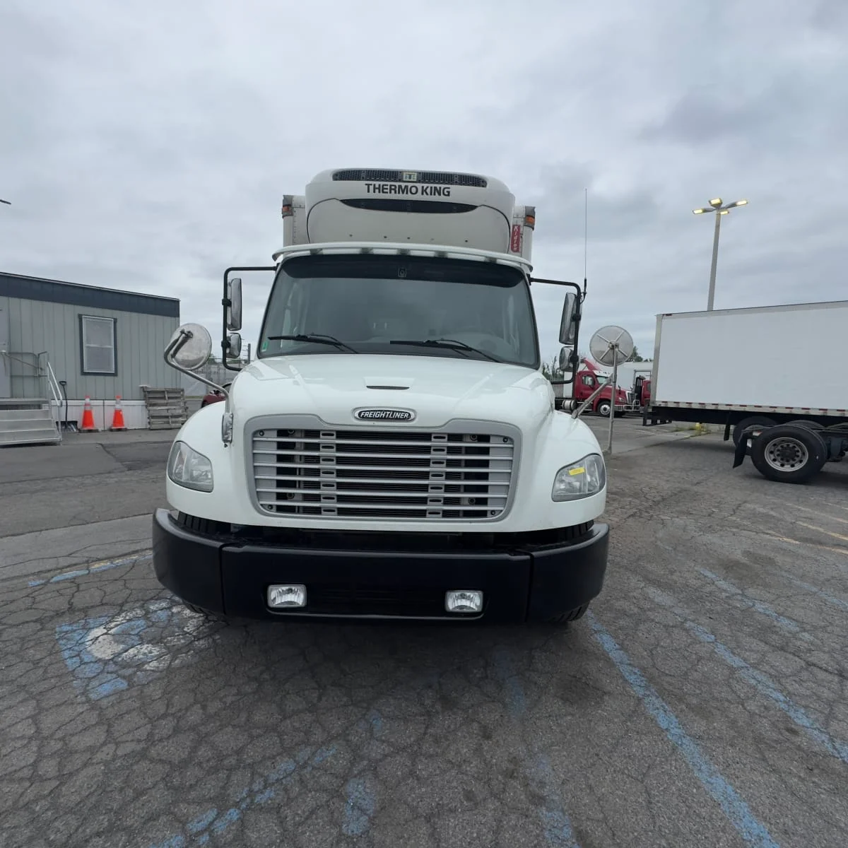 2020 Freightliner M2 106 - image 2