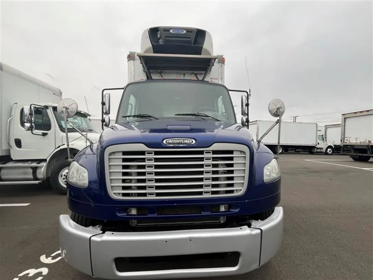 2018 Freightliner M2 106 - image 2