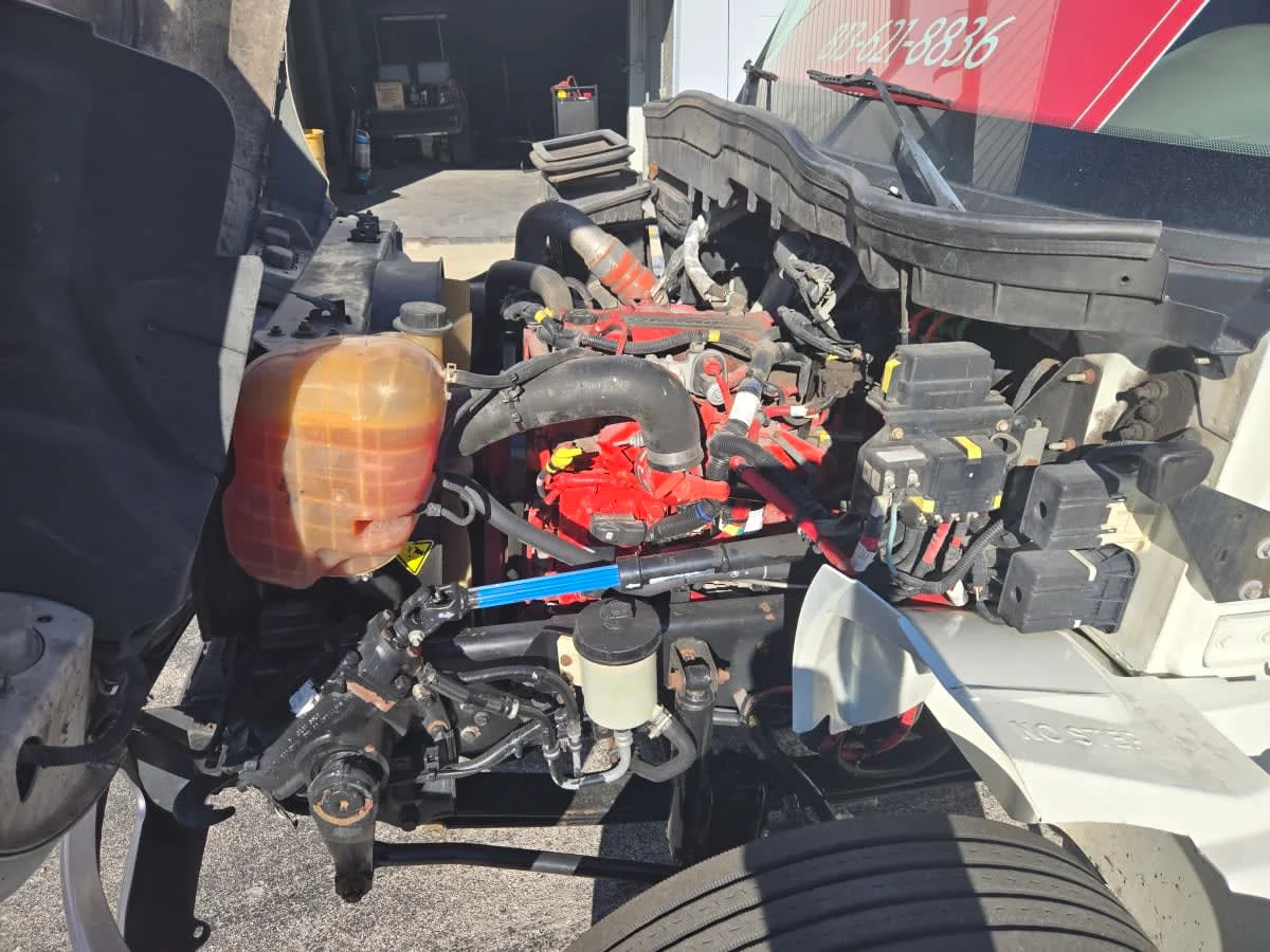 2018 International 4300 - image 10