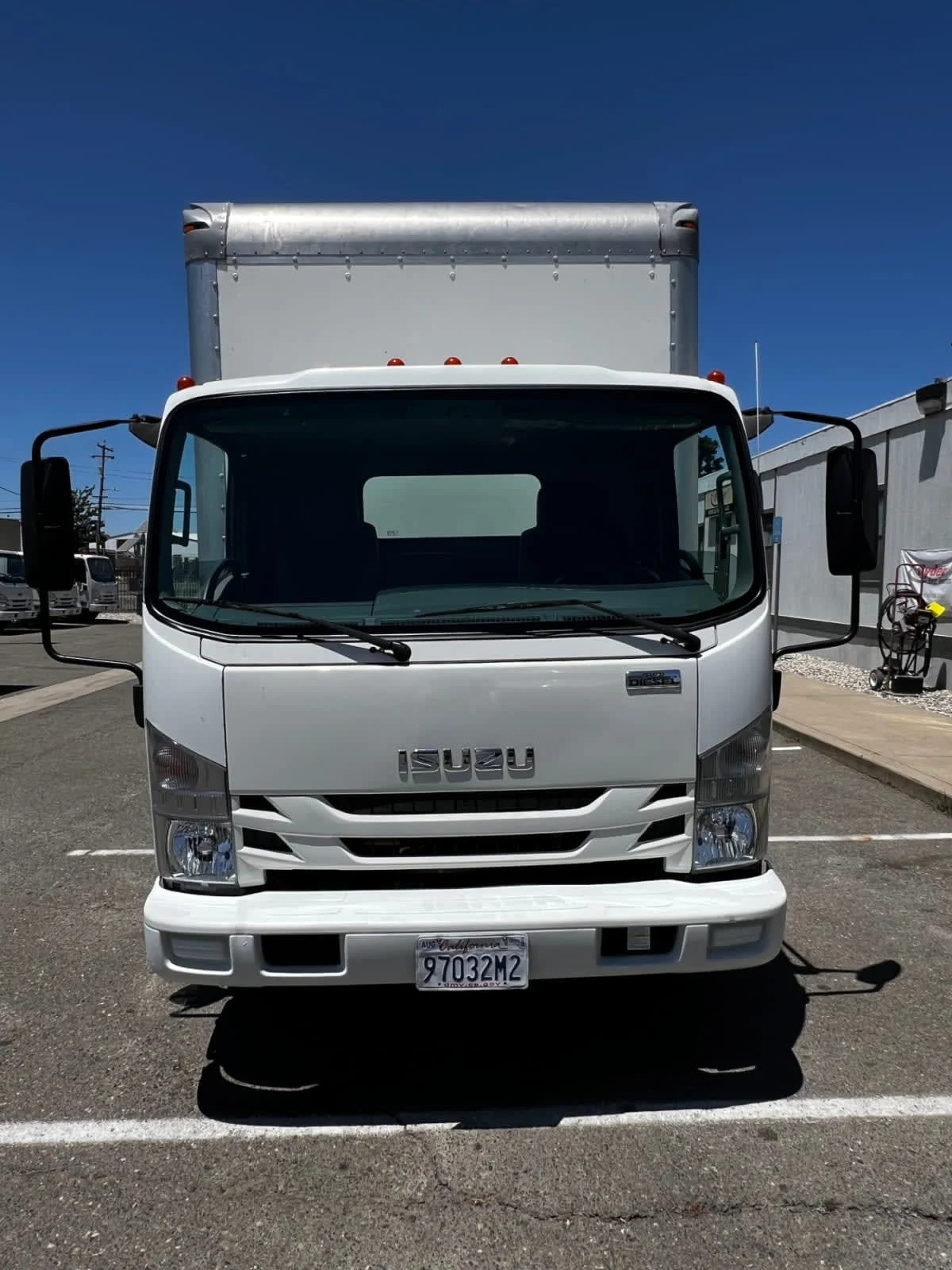2019 Isuzu NQR - image 2