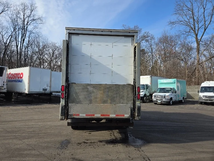 2018 Freightliner M2 106 - image 7