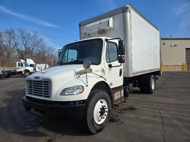 2018 Freightliner M2 106 - image 3