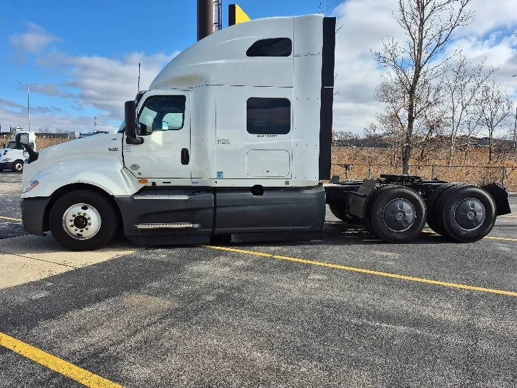 2023 International LT in La Porte, IN — photo 4