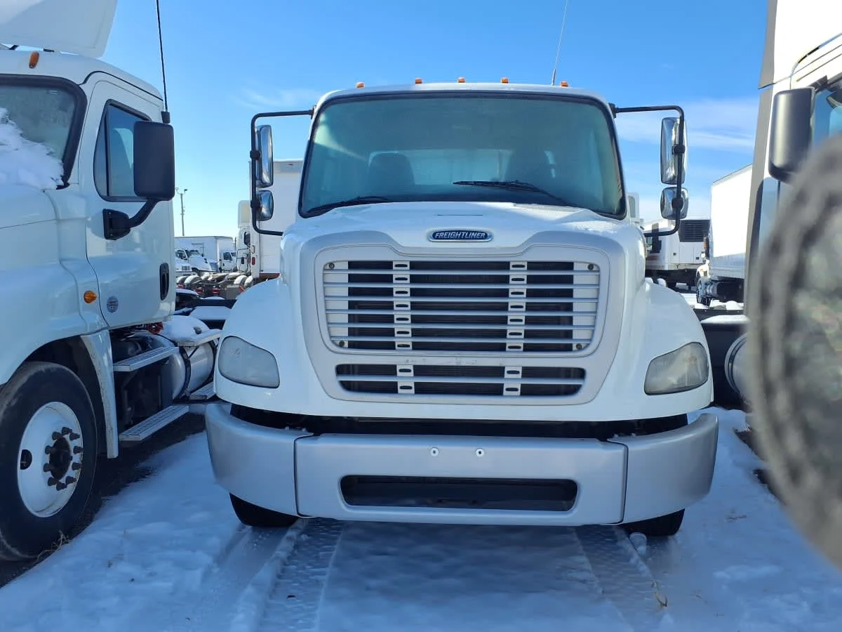 2019 Freightliner M2 112 - image 2