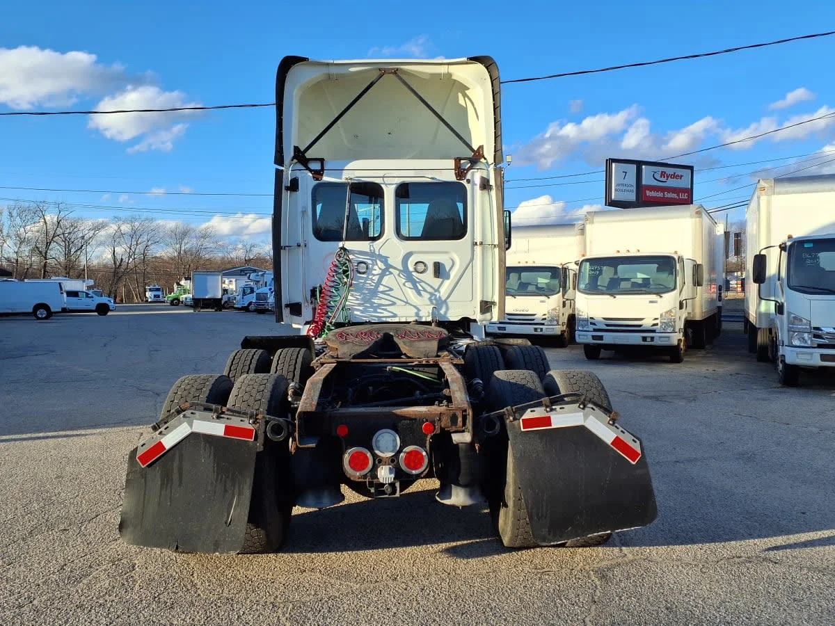 2019 Freightliner Cascadia in Warwick, RI — photo 5