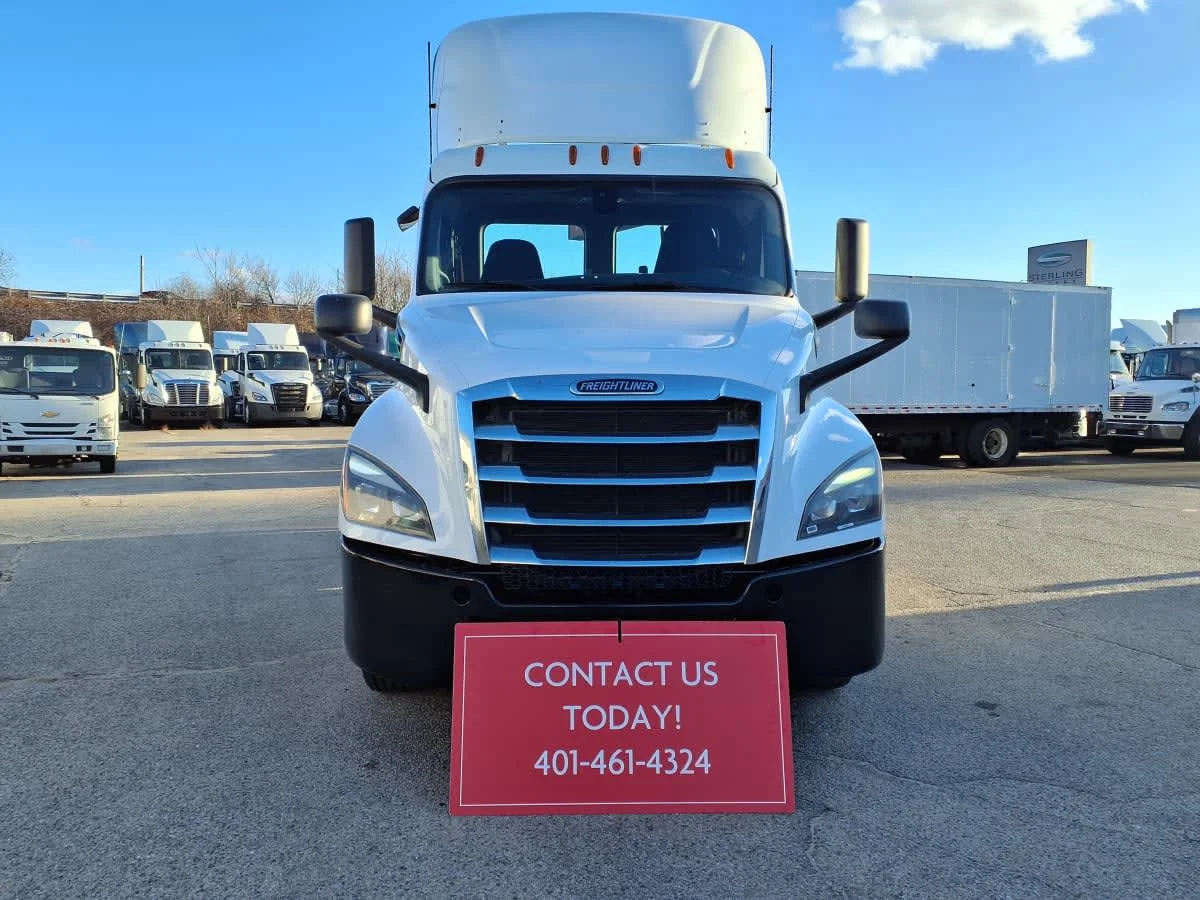 2019 Freightliner Cascadia in Warwick, RI — photo 2