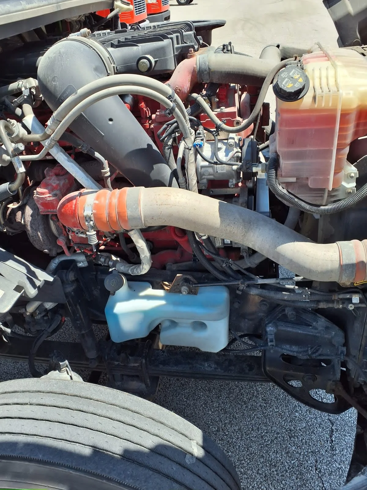 2019 International LT in Cleveland, OH — photo 11