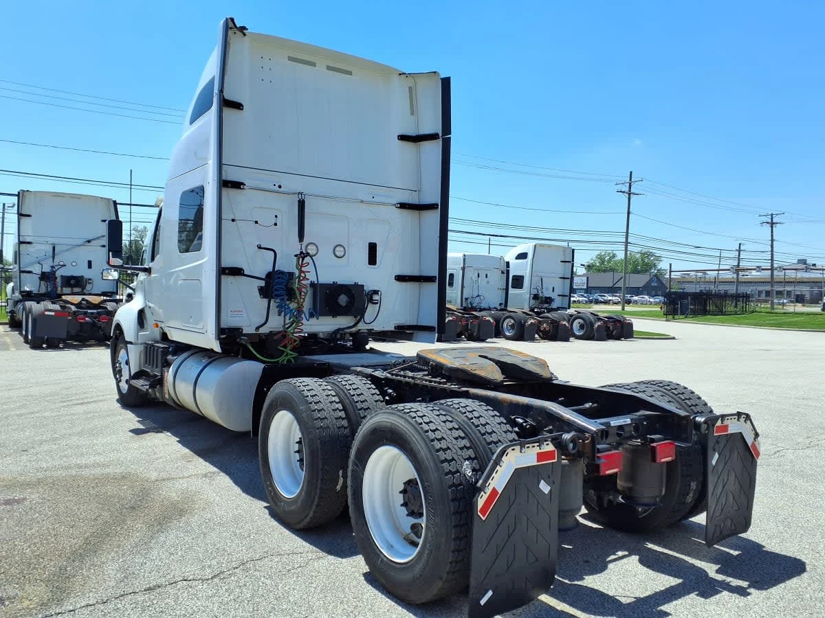 2019 International LT in Cleveland, OH — photo 6