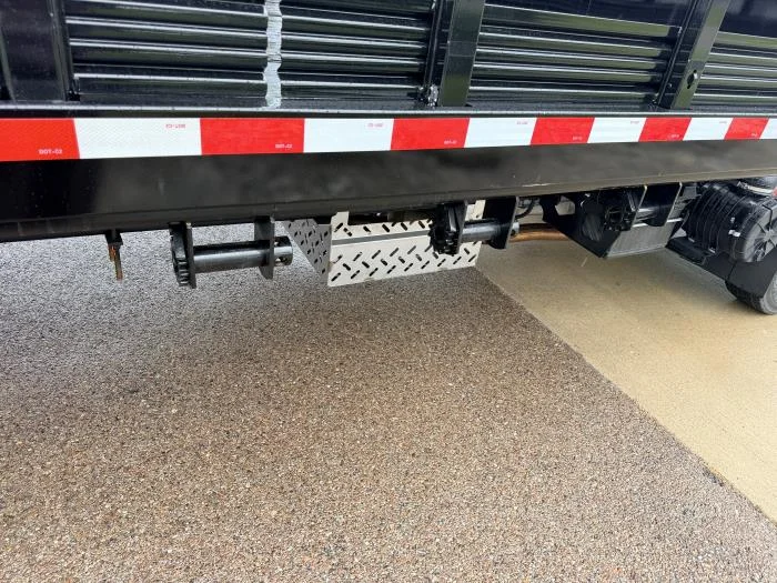 2025 Isuzu NRR in Dayton, OH — photo 13