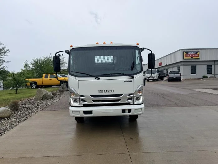 2025 Isuzu NRR in Dayton, OH — photo 4