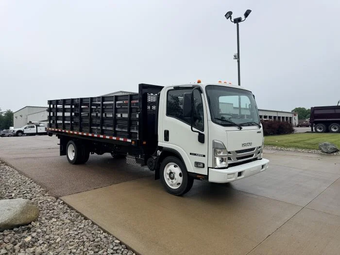 2025 Isuzu NRR in Dayton, OH — photo 3