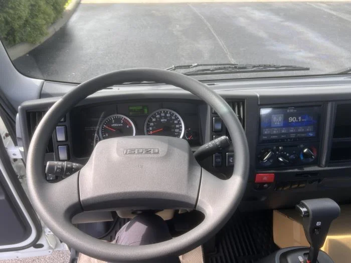 2025 Isuzu NRR - image 17
