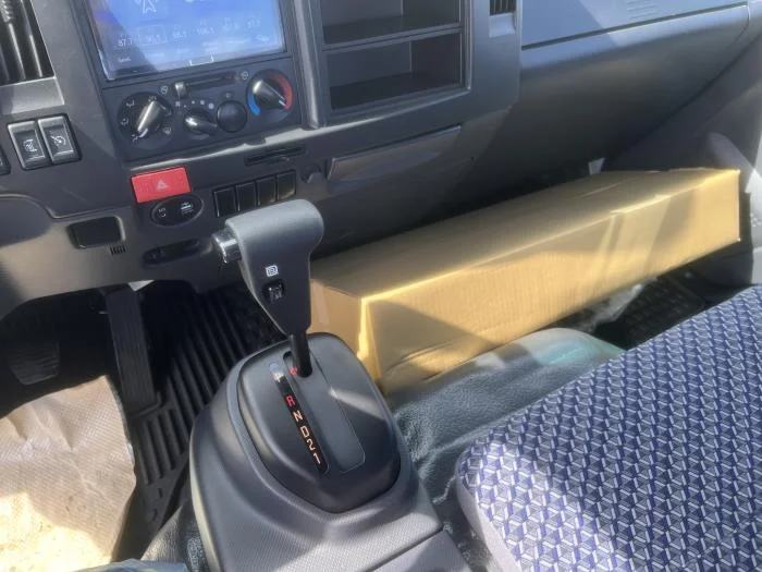 2025 Isuzu NRR in Dayton, OH — photo 17