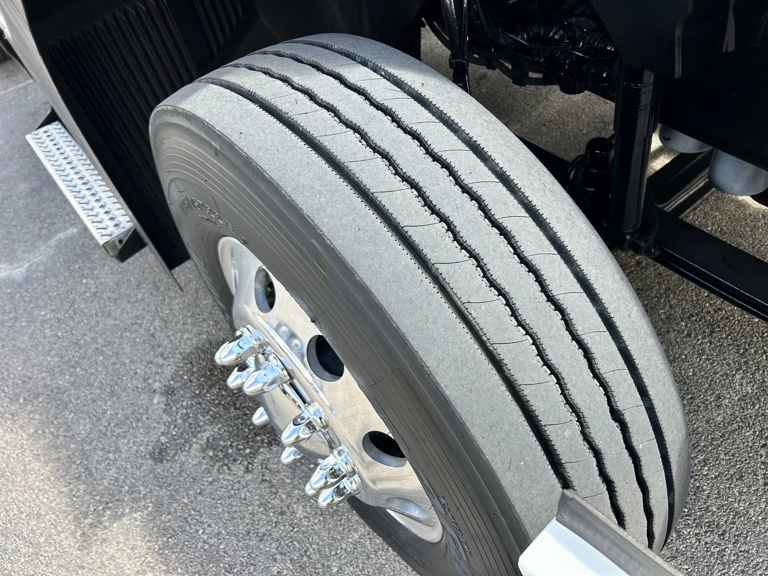 2020 Mack Anthem - image 12