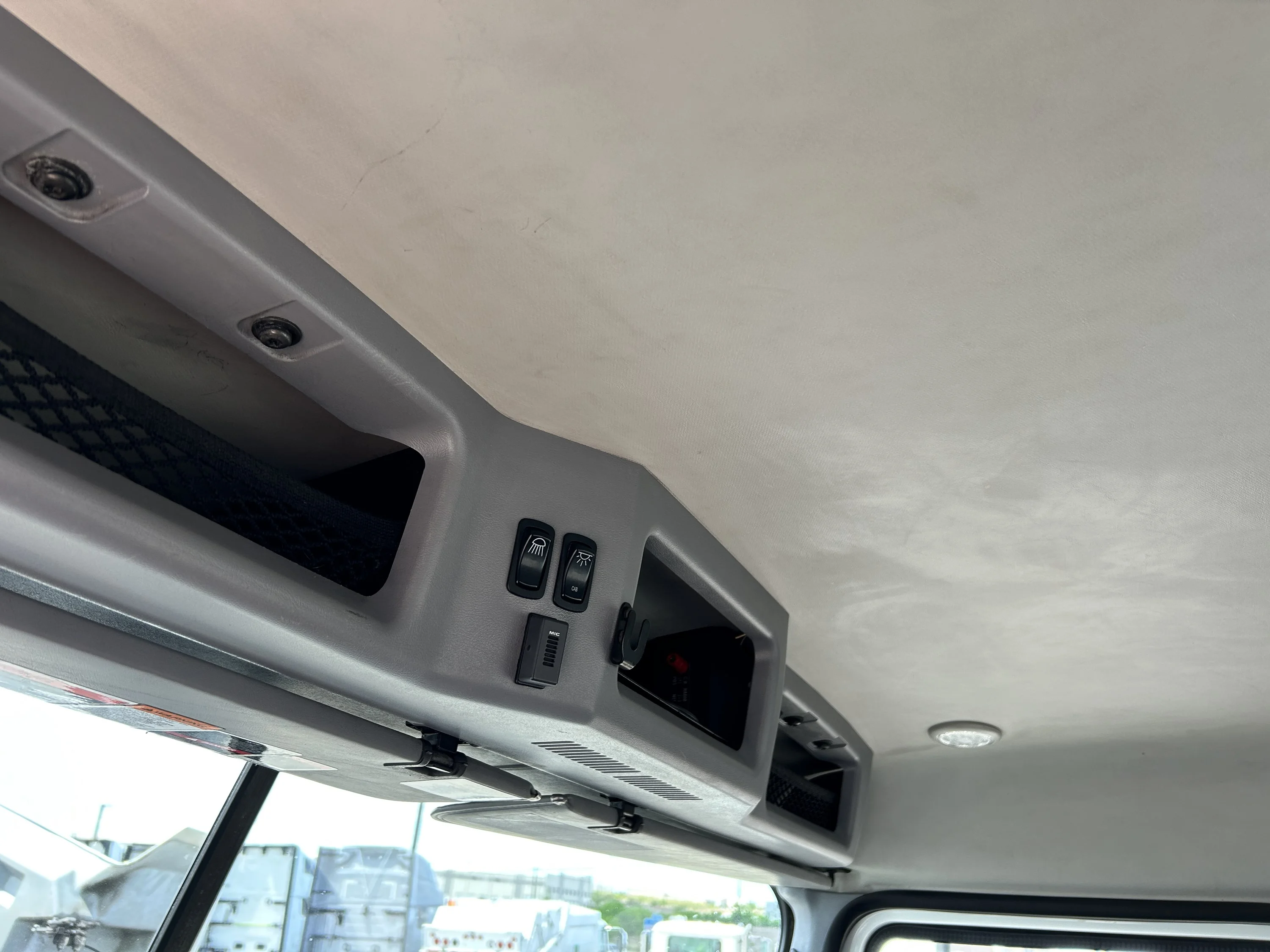 2020 Mack Anthem - image 28