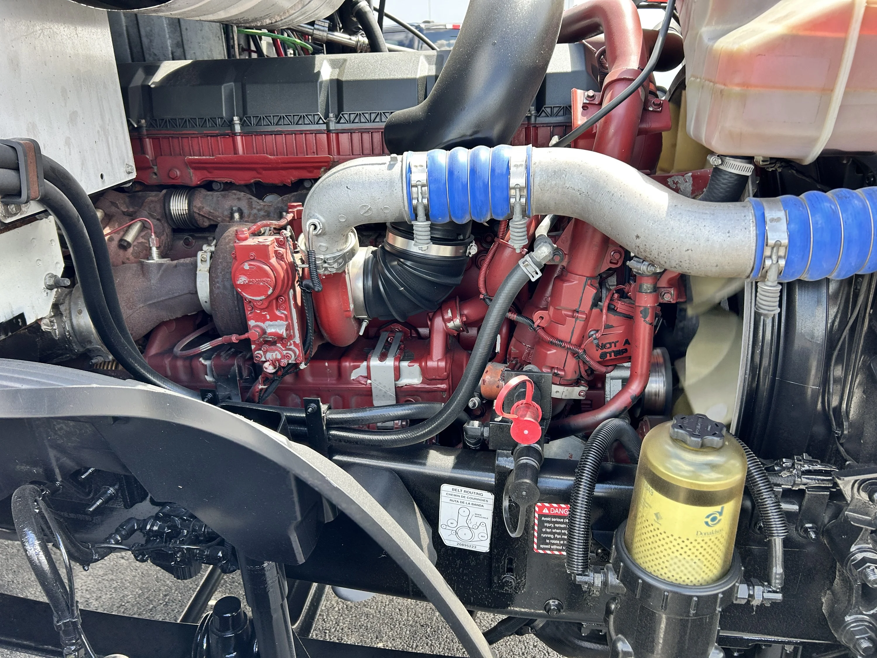 2020 Mack Anthem - image 14