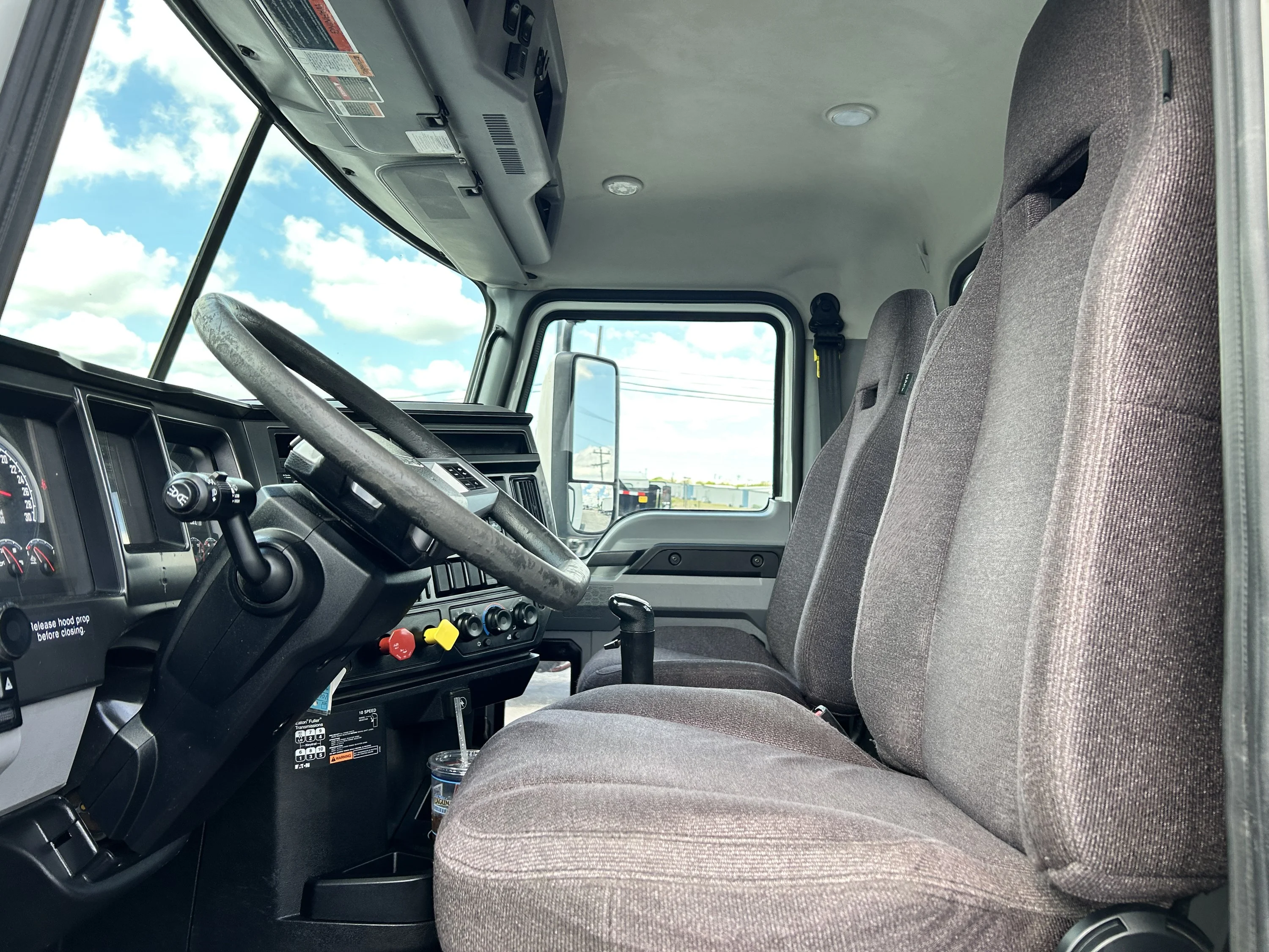 2020 Mack Anthem - image 21