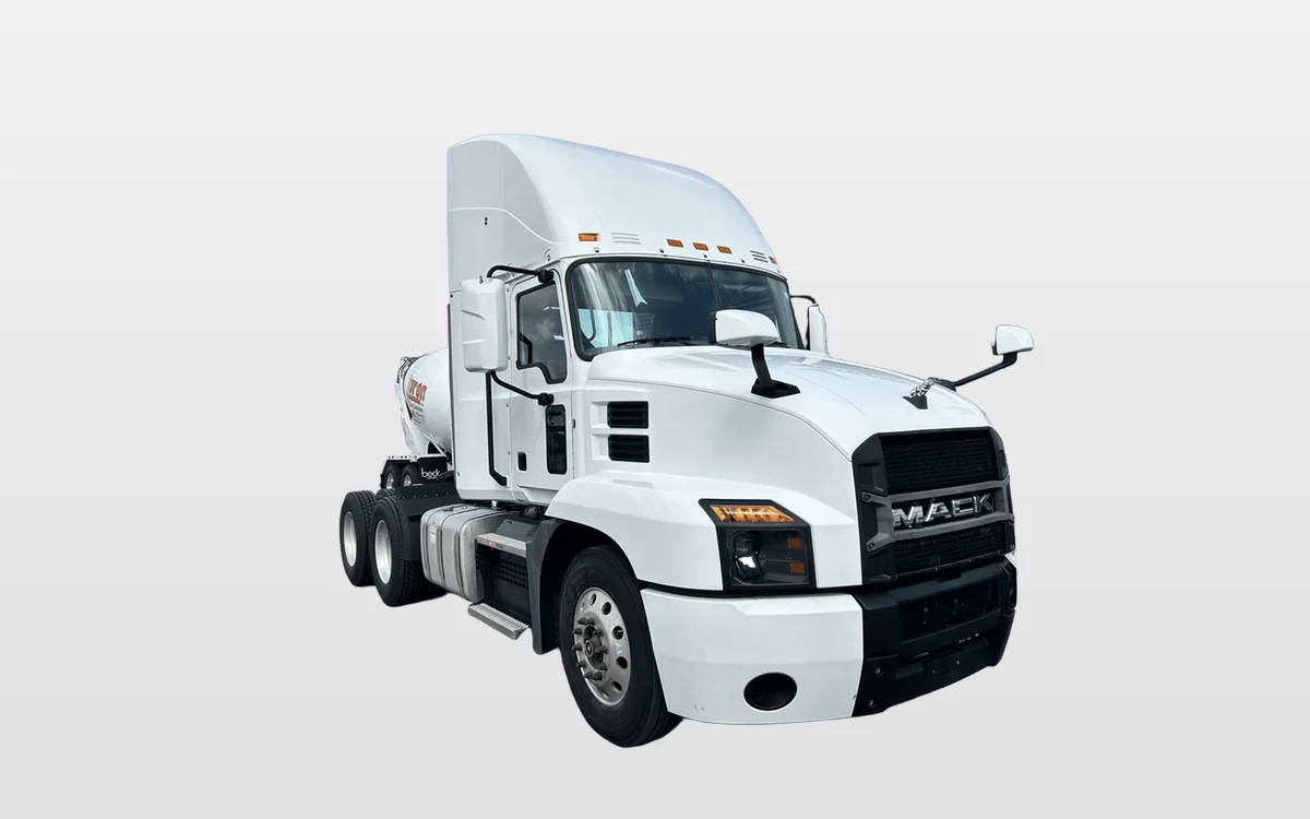 2020 Mack Anthem - image 1