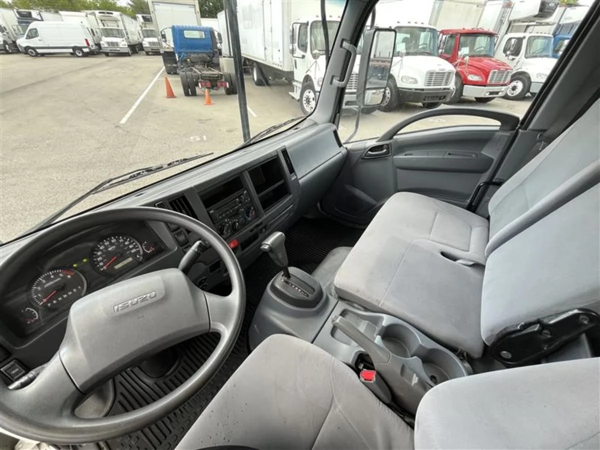 2019 Isuzu NPR - image 7