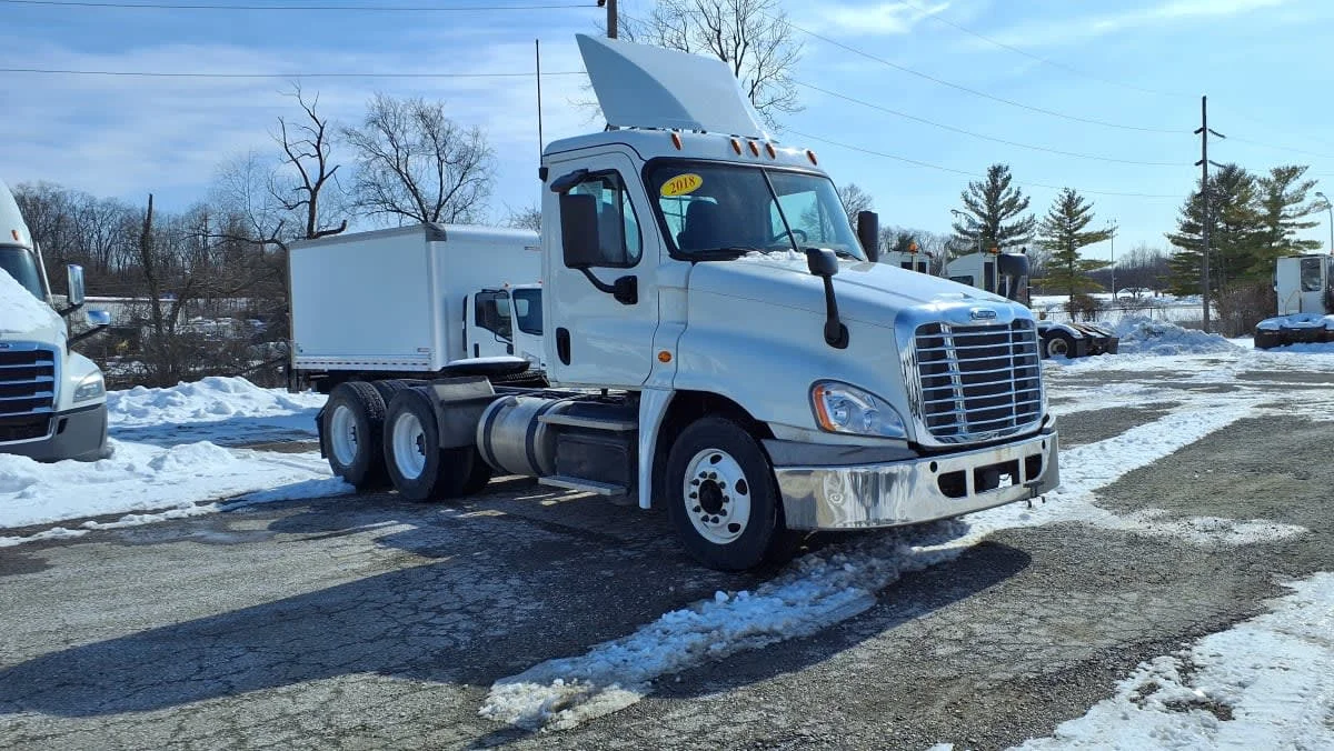2018 Freightliner Cascadia in West Chester, OH — photo 3