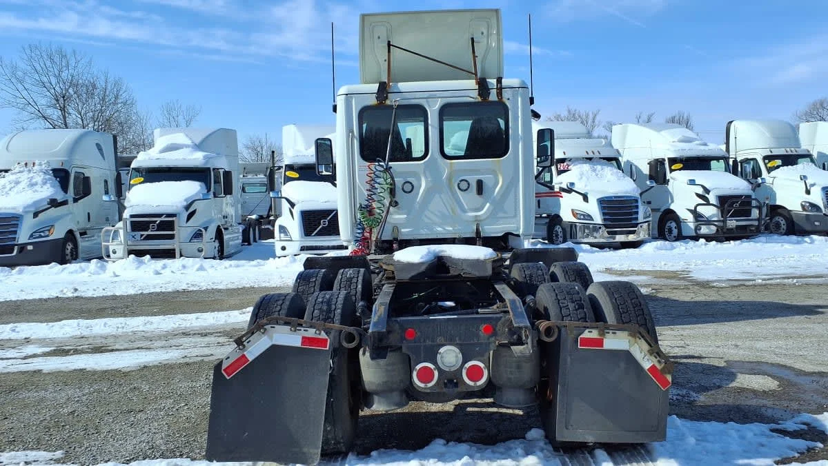 2018 Freightliner Cascadia in West Chester, OH — photo 5