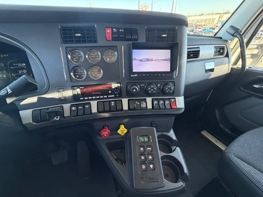 2027 Kenworth T880 in Tulsa, OK — photo 14
