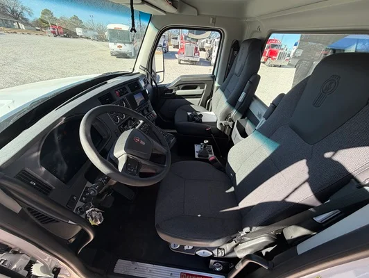 2027 Kenworth T880 in Tulsa, OK — photo 12