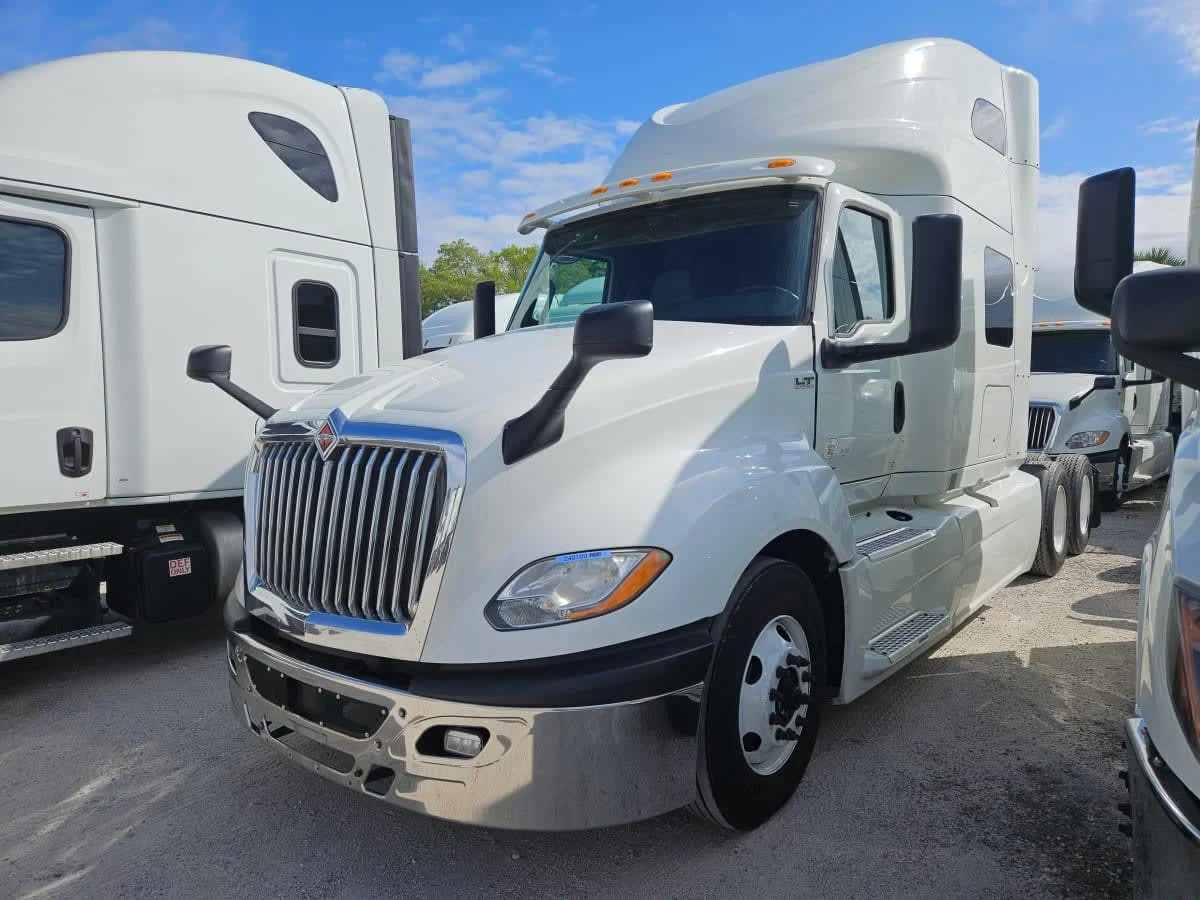 2020 International LT in Orlando, FL